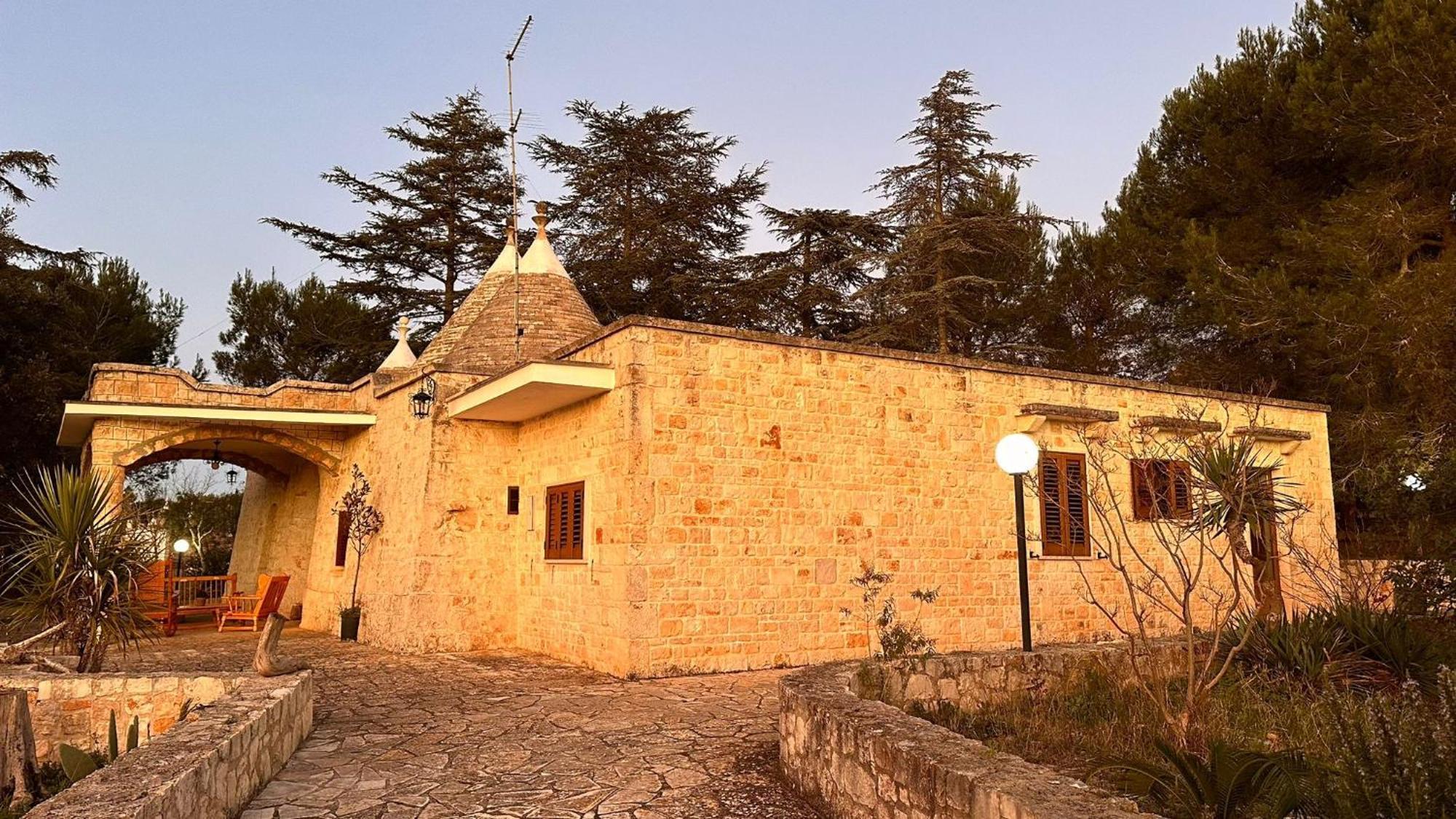 Trulli Pinnacoli Locorotondo Bagian luar foto