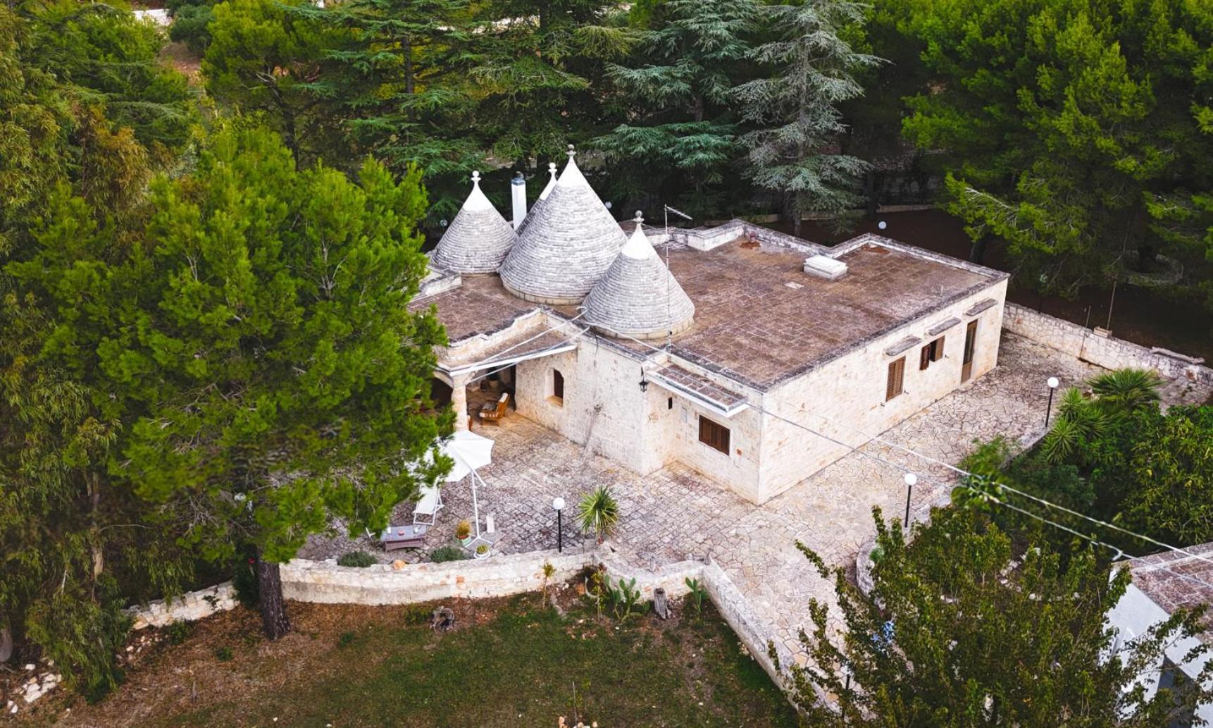 Trulli Pinnacoli Locorotondo Bagian luar foto